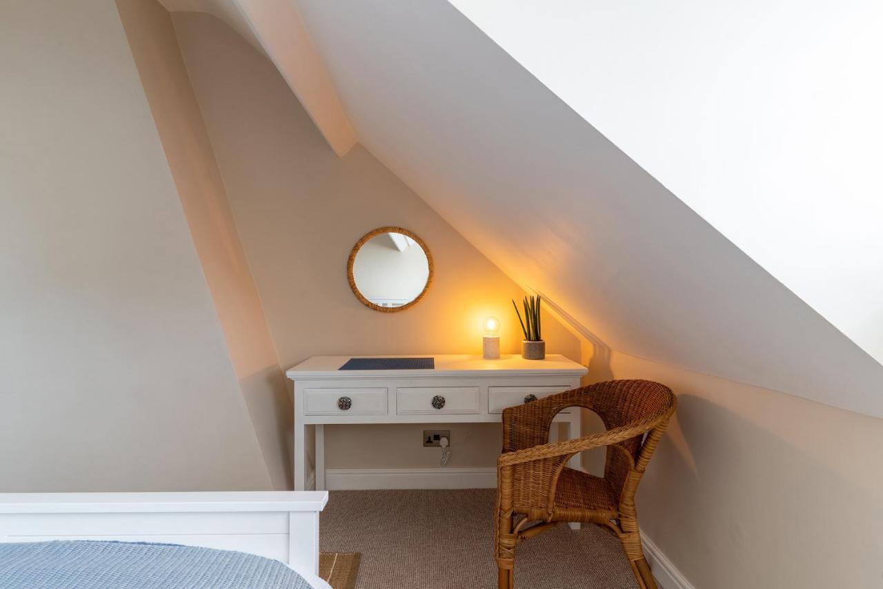 Апартаменты Stowaways Loft *